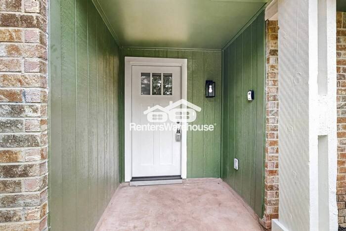 1207 Creekwood Ct - Photo 6 of 42
