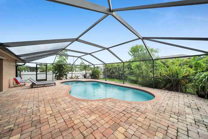 3505 Surfside Blvd - Photo 4 of 33