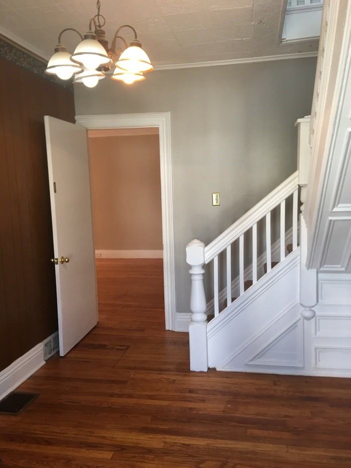 306 Flower Ave E - Photo 2 of 34