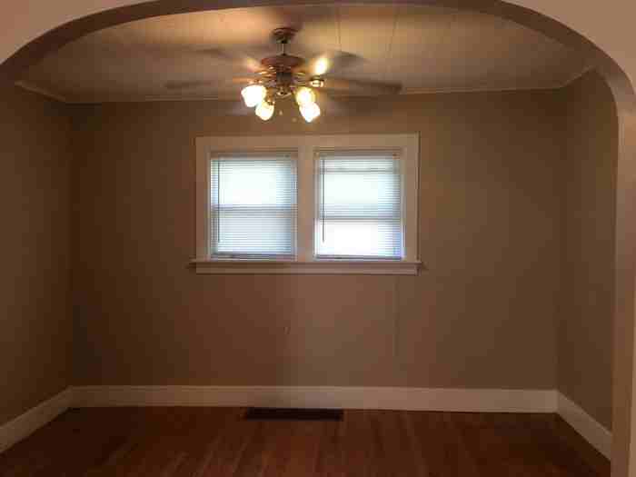 306 Flower Ave E - Photo 4 of 34