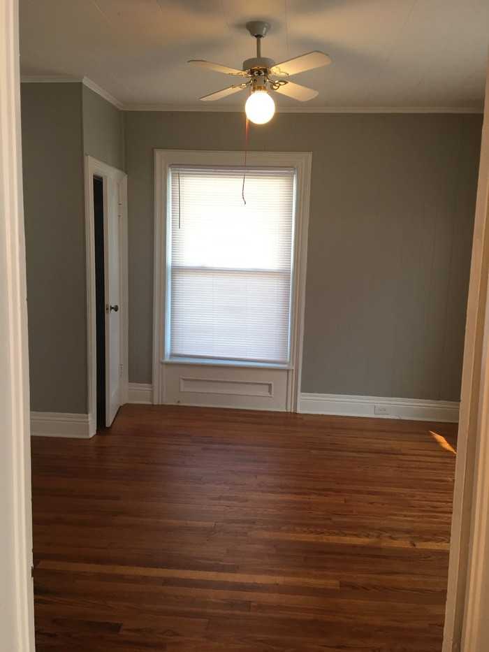 306 Flower Ave E - Photo 7 of 34