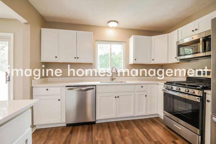 6583 Arbordale Ave - Photo 7 of 18