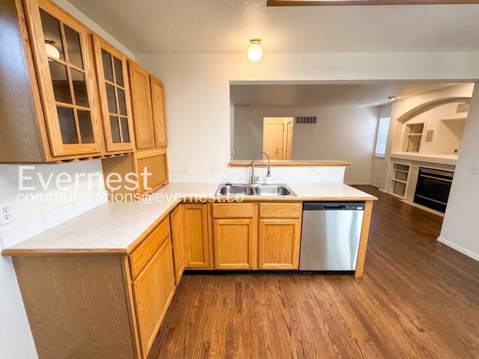 10545 Ashwood Ct - Photo 5 of 33