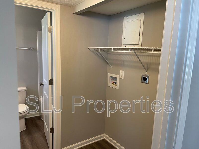 630 E Chestnut St #2 - Photo 4 of 6
