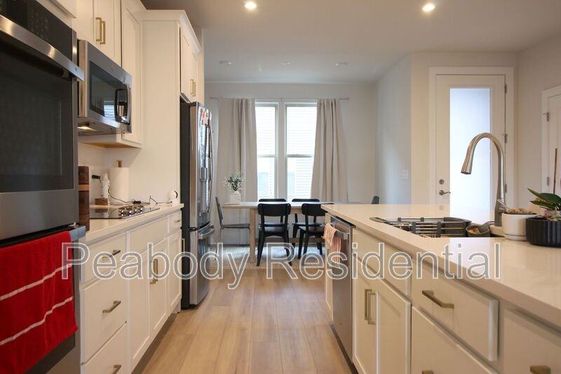 2107 Acadia Rd - Photo 4 of 30