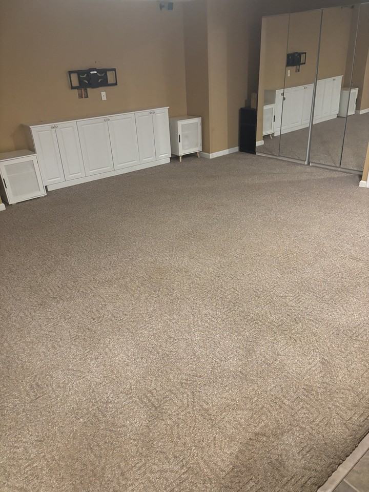 1515 Sharpes Ct #1 - Photo 4 of 8