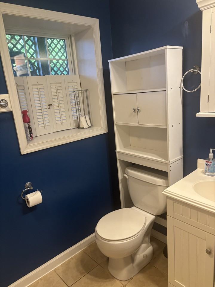 1515 Sharpes Ct #1 - Photo 5 of 8