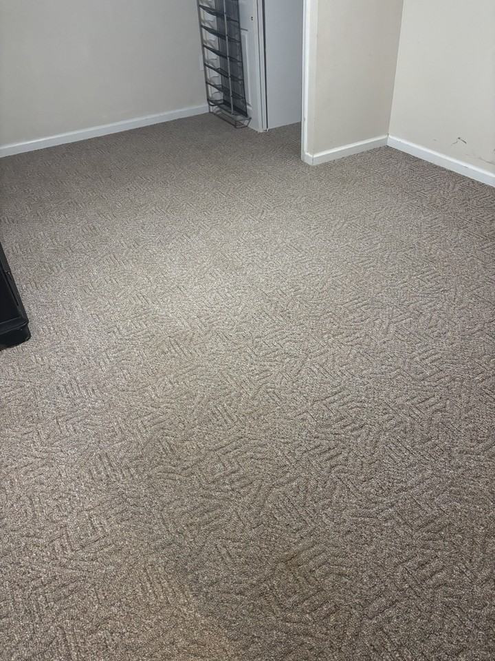1515 Sharpes Ct #1 - Photo 7 of 8