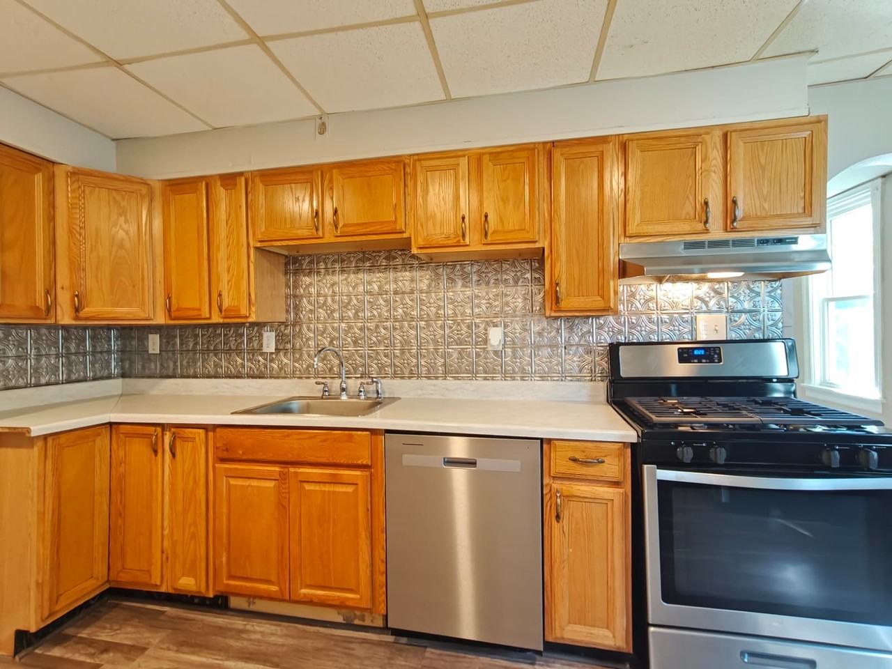 401 Champion Ave #A - Photo 2 of 8