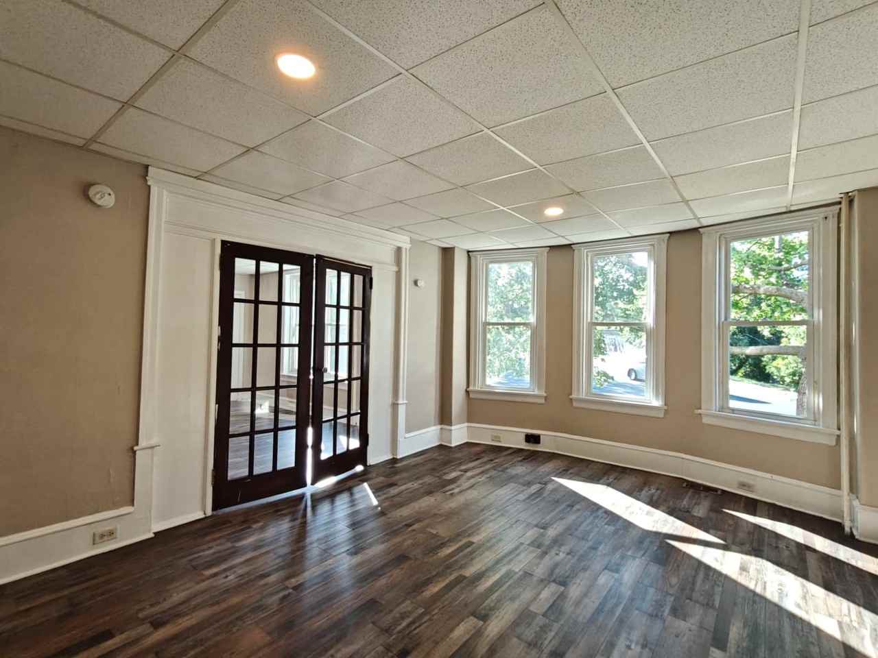 401 Champion Ave #A - Photo 6 of 8