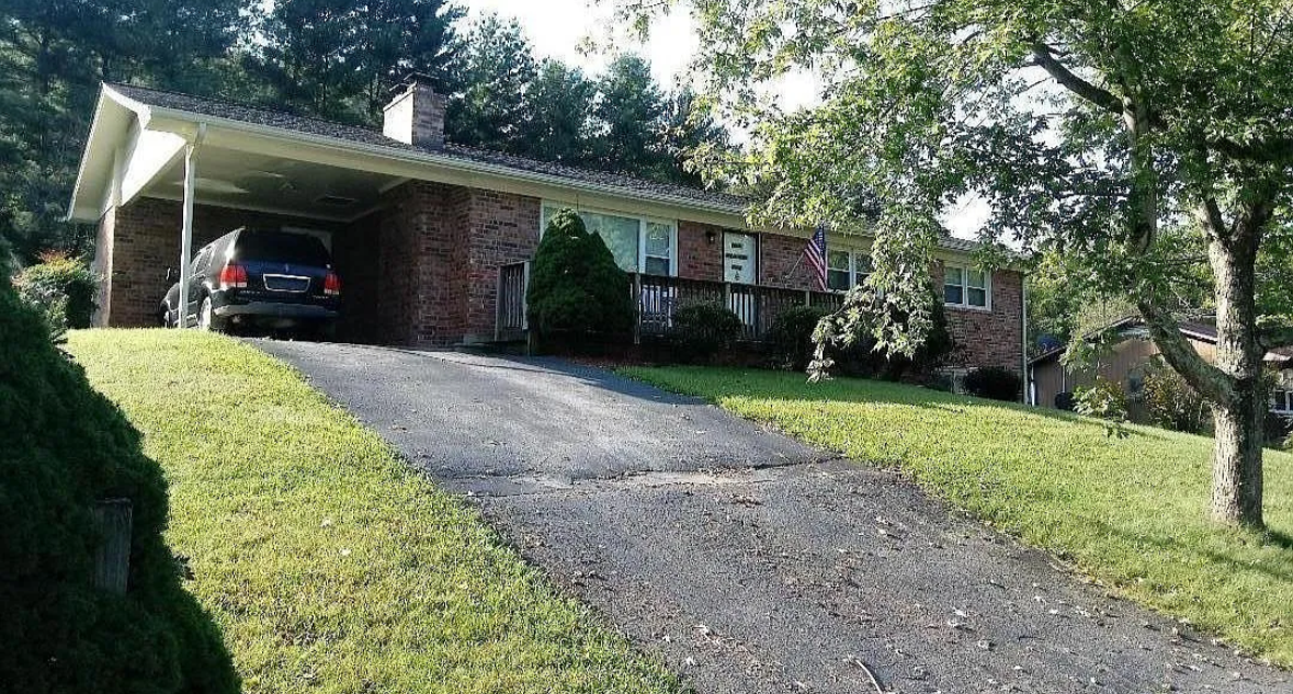420 Lambeth Dr #NA - Photo 2 of 4