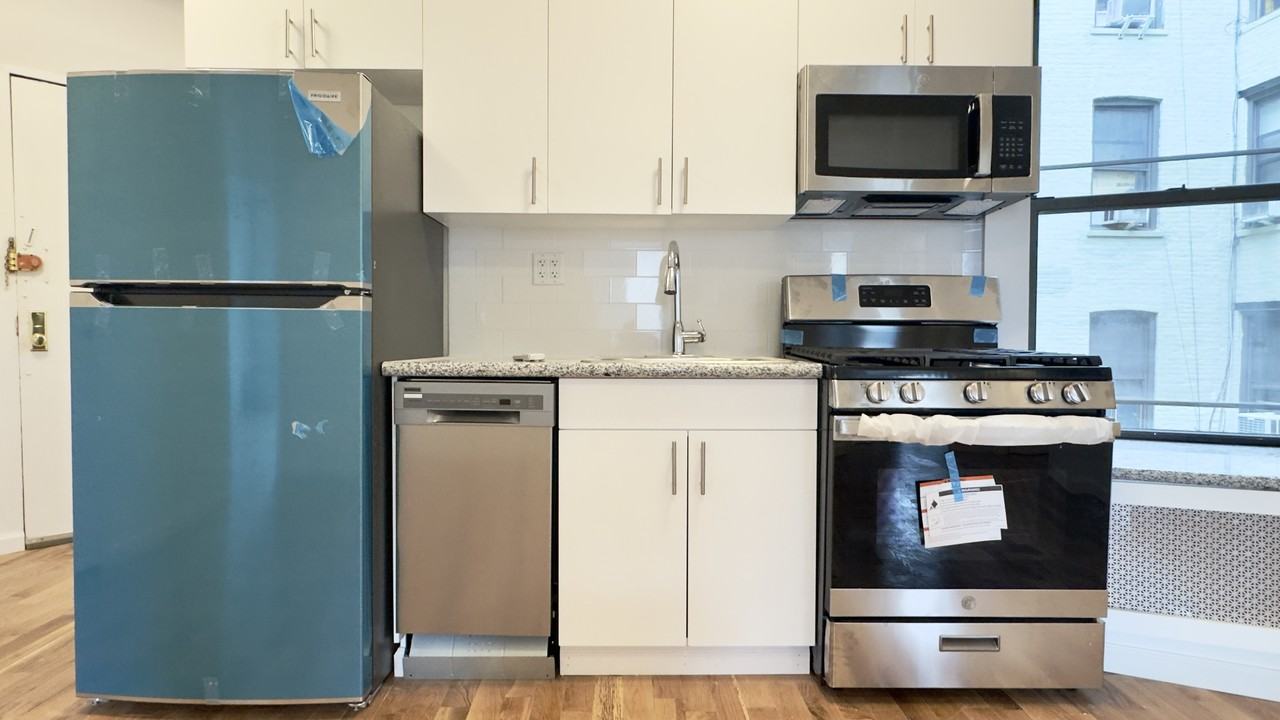 203 Underhill Ave #4E - Photo 2 of 9