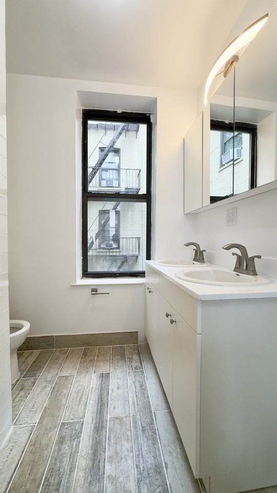 203 Underhill Ave #4E - Photo 5 of 9