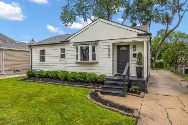 2842 Oakshire Ave #NA - Photo 2 of 39