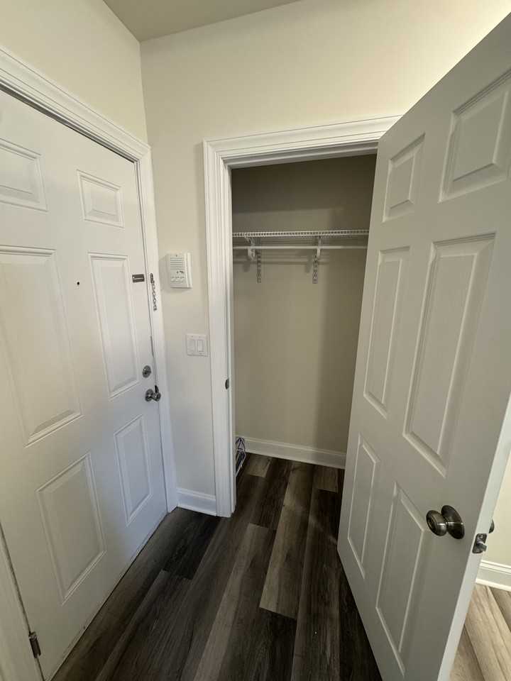 435 72nd St #D1 - Photo 3 of 7