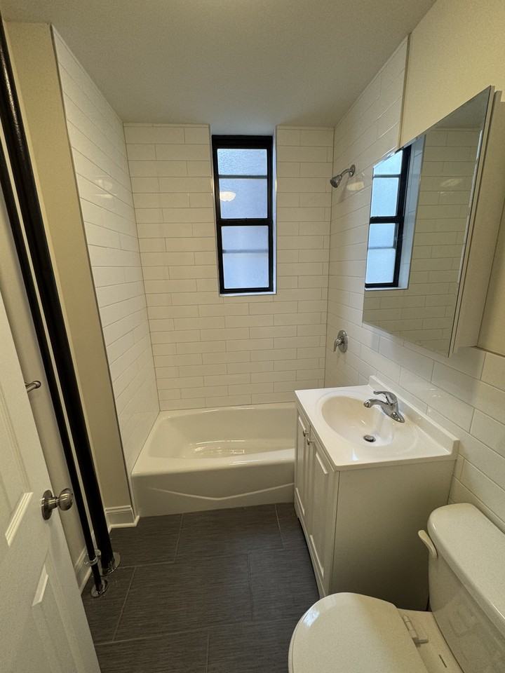 435 72nd St #D1 - Photo 7 of 7
