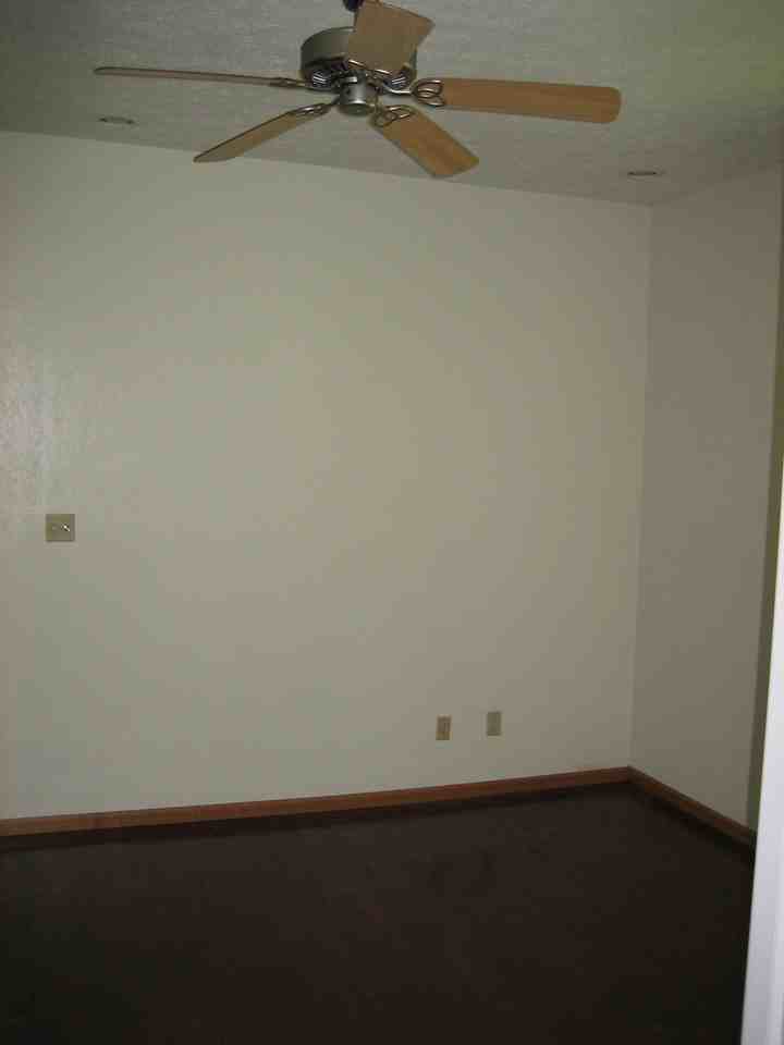 623 S Washington St #B - Photo 3 of 8