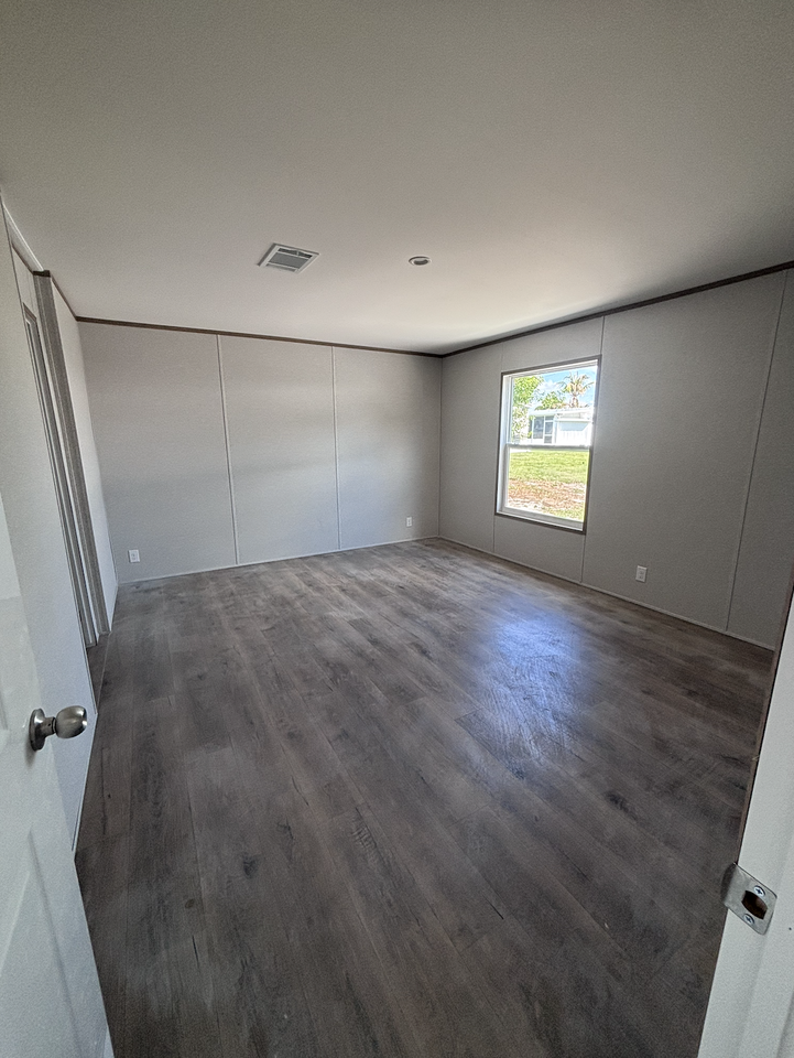 7480 Se Eagle Ave #NA - Photo 6 of 16