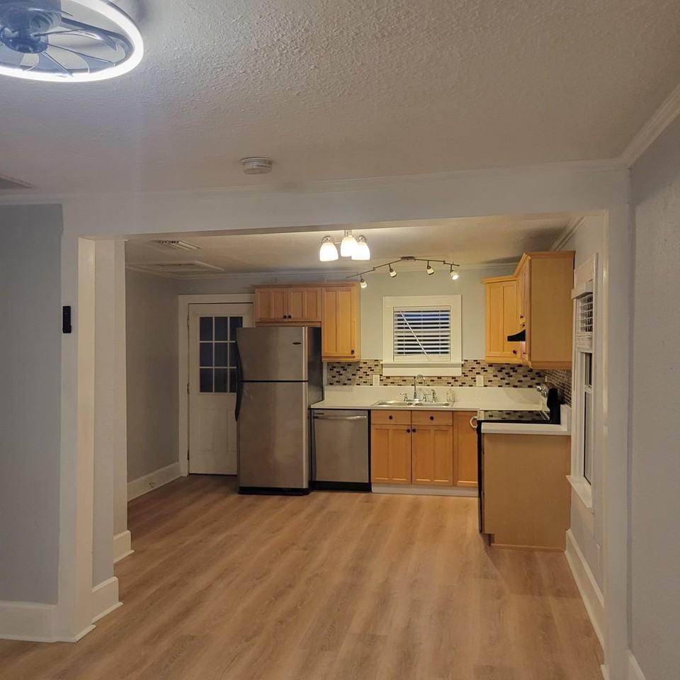 1420 Highland St N #NA - Photo 2 of 19