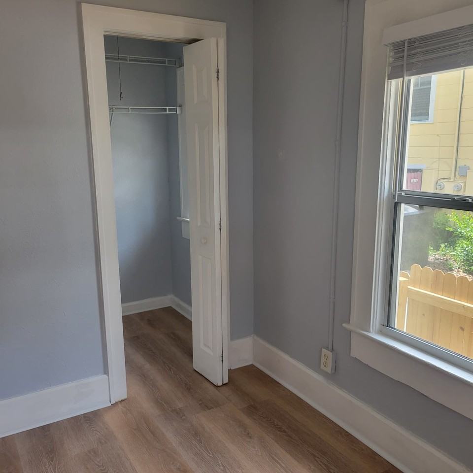 1420 Highland St N #NA - Photo 4 of 19