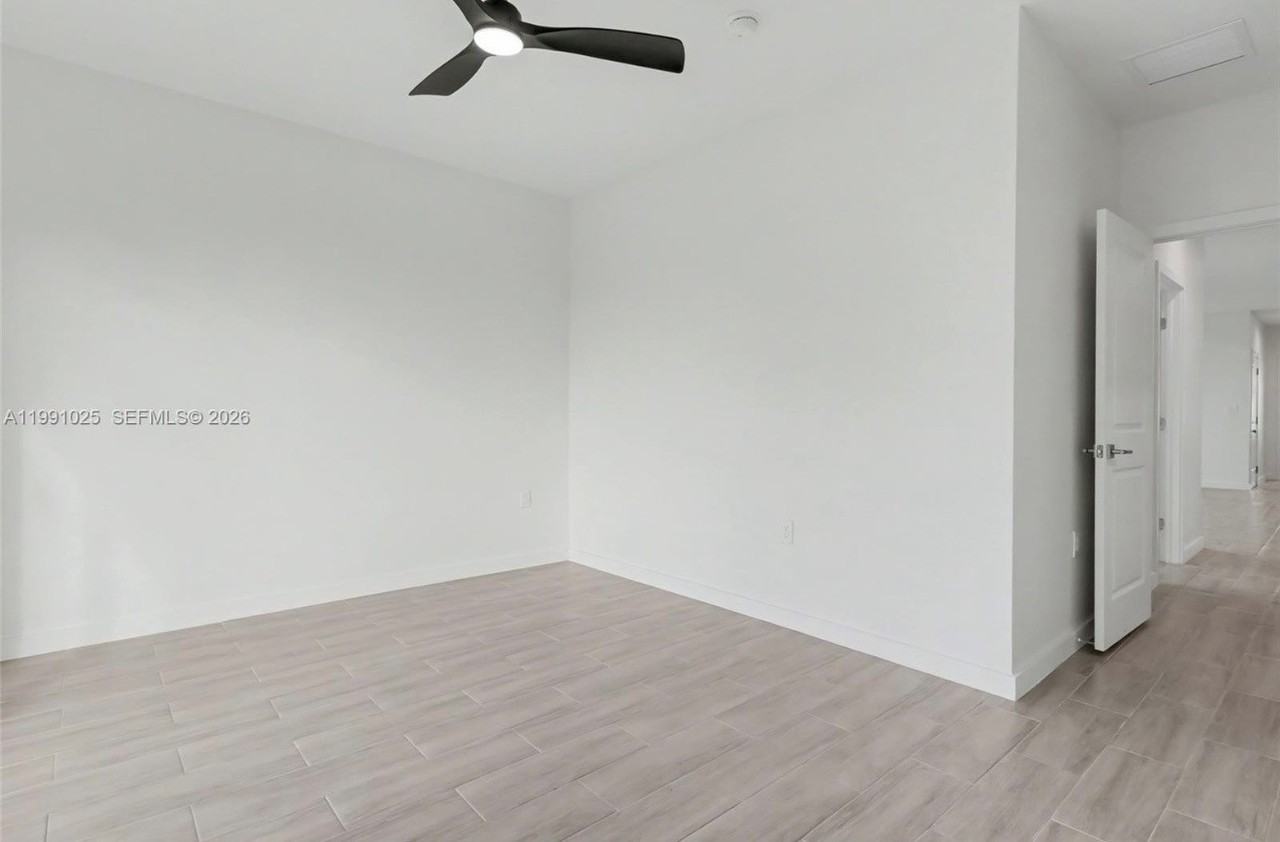 6140 Sw 39th St - Photo 4 of 10