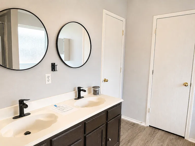 8021 Troon Dr #NA - Photo 2 of 6