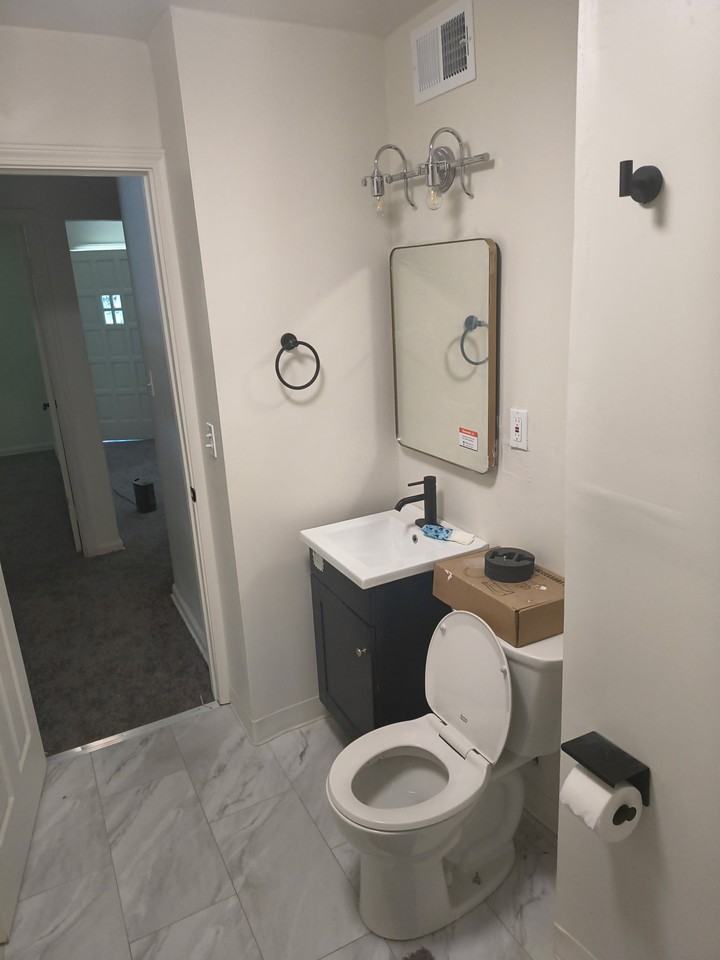 2469 Greenvale Rd #NA - Photo 2 of 7
