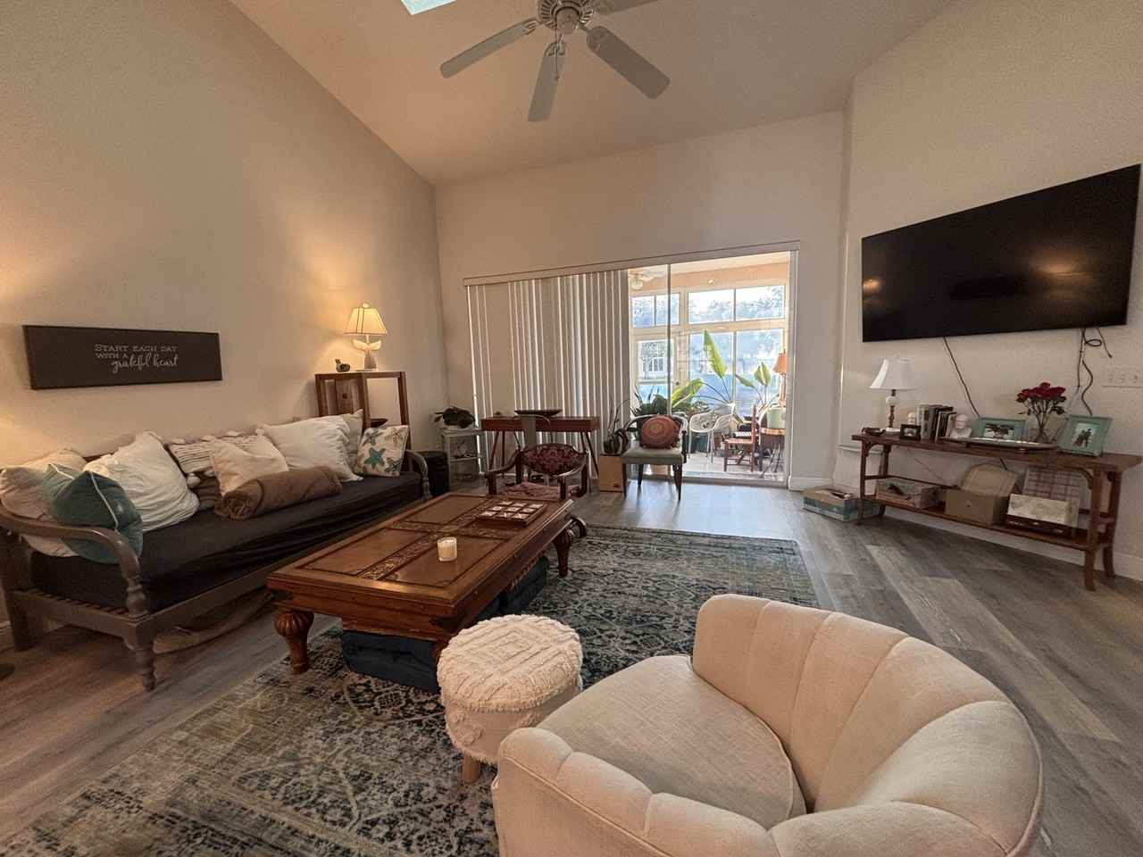 399 Renaissance Ave #1 - Photo 7 of 15