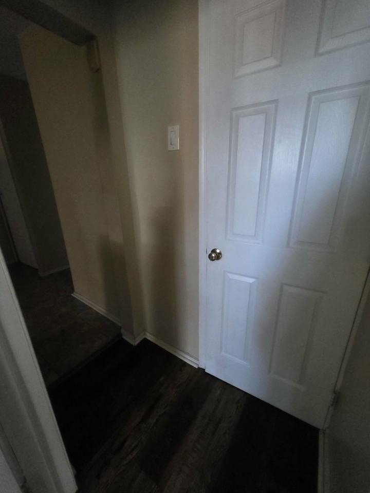 17 Orient Ave #1stFL - Photo 2 of 13