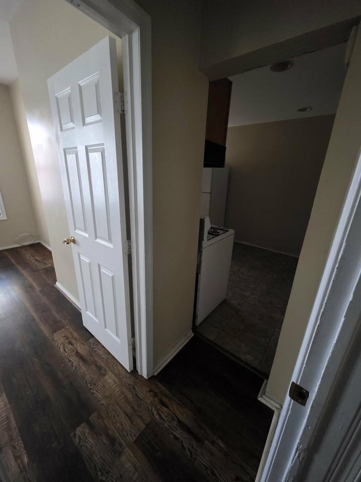 17 Orient Ave #1stFL - Photo 3 of 13