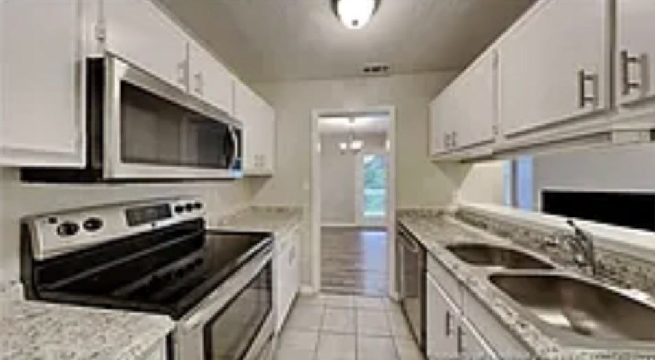 225 Waterdown Dr #11 - Photo 4 of 8