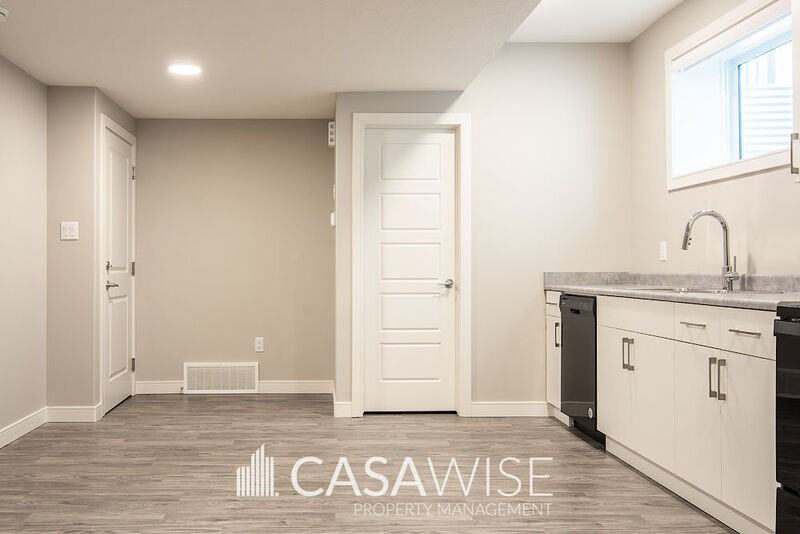 558 Kleins Cres #BS - Photo 3 of 7