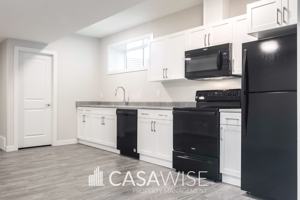 featured image of 566 Kleins Cres #BS