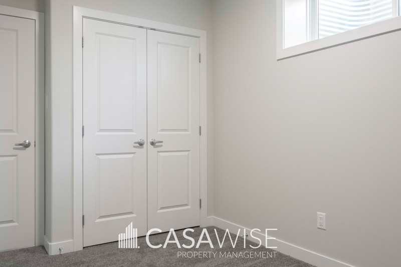566 Kleins Cres #BS - Photo 5 of 7