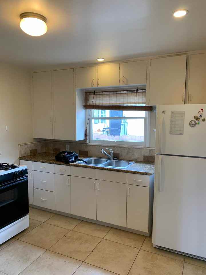 1116 Waldron Ave #2 - Photo 4 of 11