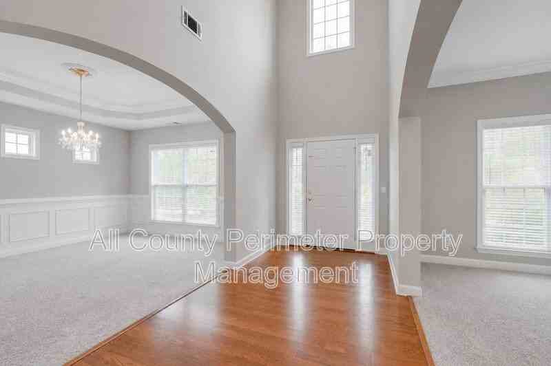 380 Simonton Crest Dr - Photo 2 of 25