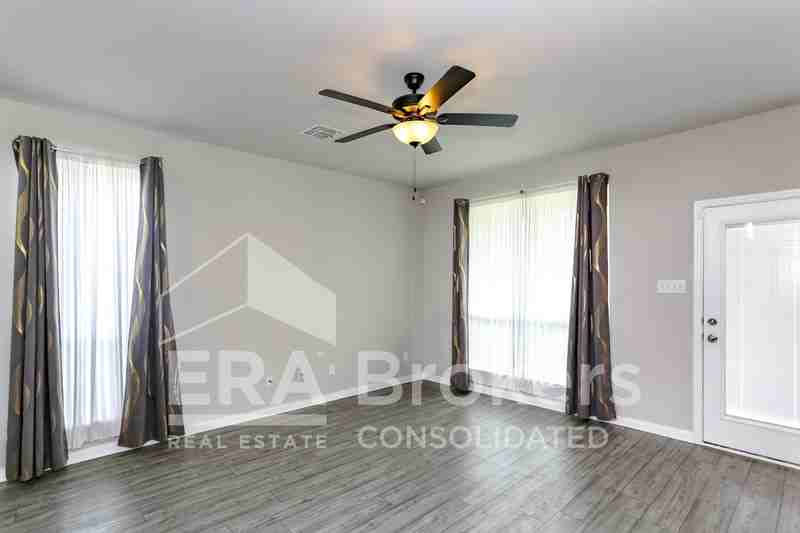 909 Clanton Cv - Photo 3 of 10
