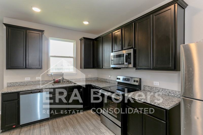 909 Clanton Cv - Photo 7 of 10