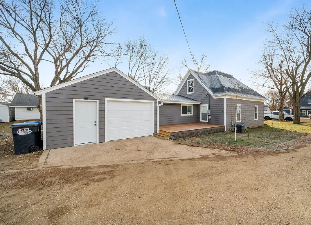 345 W 3rd St #NA - Photo 2 of 18