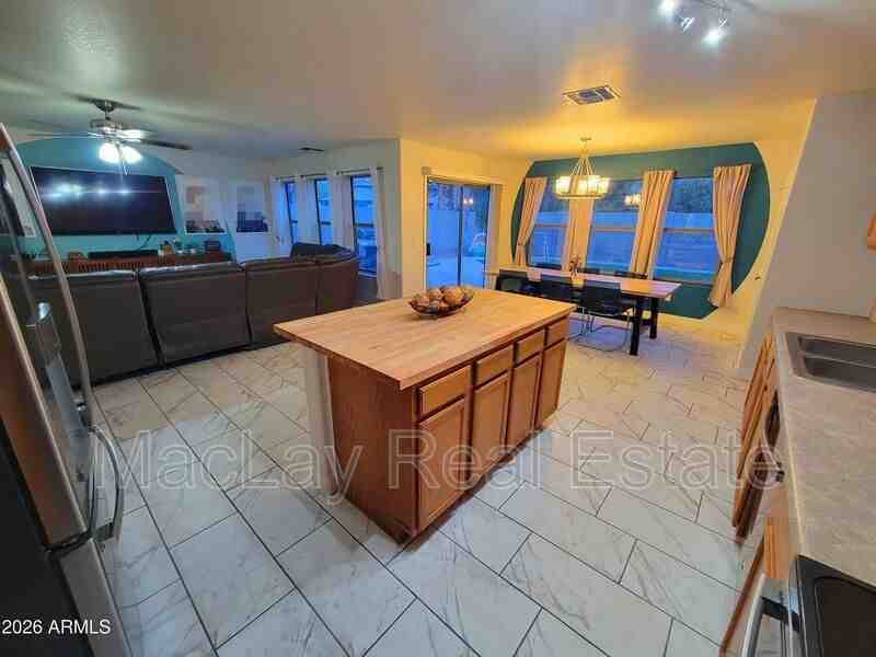 10841 E Forge Cir - Photo 7 of 31
