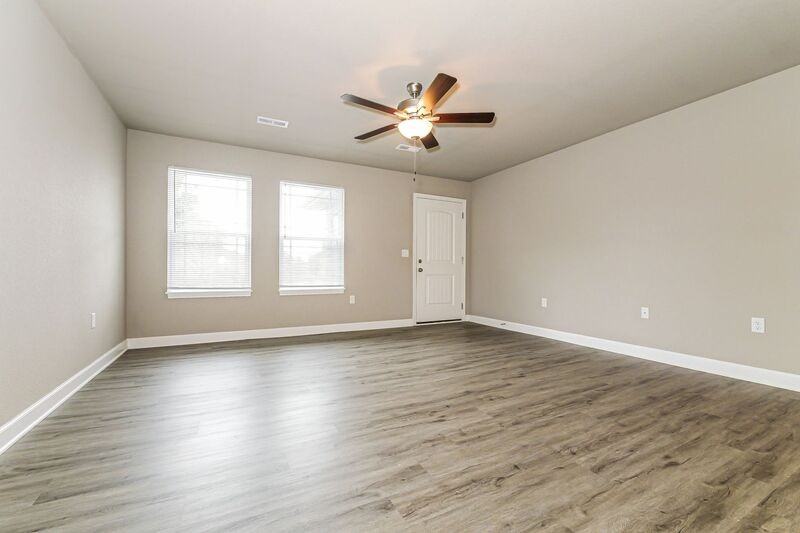 8207 Sw 3rd St - Photo 2 of 16