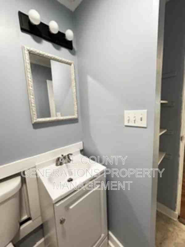 165 Bellfield Ave - Photo 5 of 8