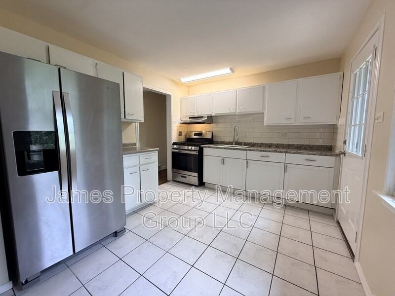 8517 W 87th Pl - Photo 4 of 10