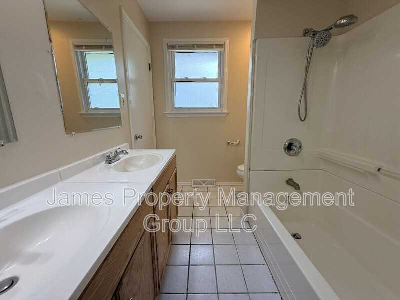 8517 W 87th Pl - Photo 6 of 10