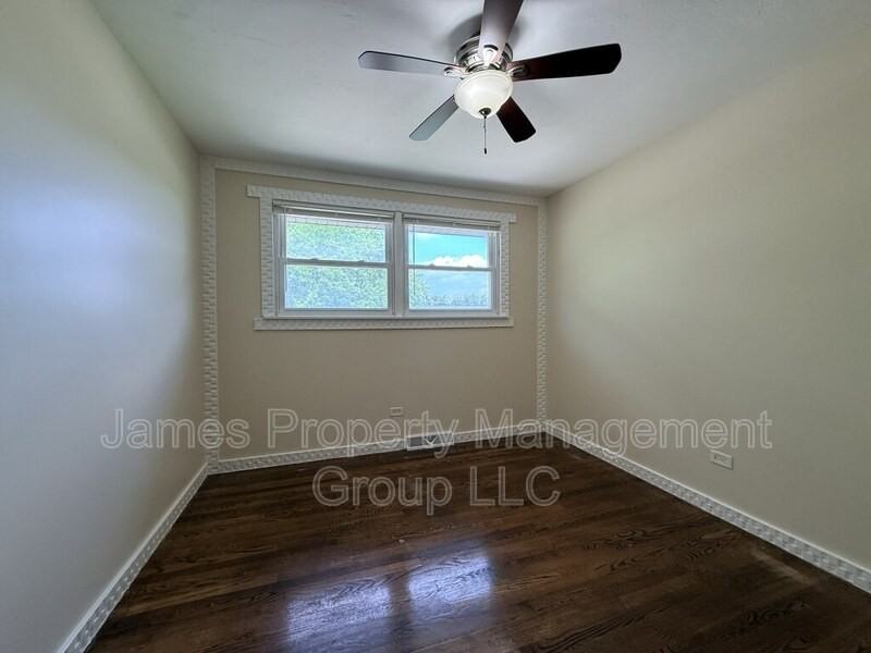 8517 W 87th Pl - Photo 7 of 10
