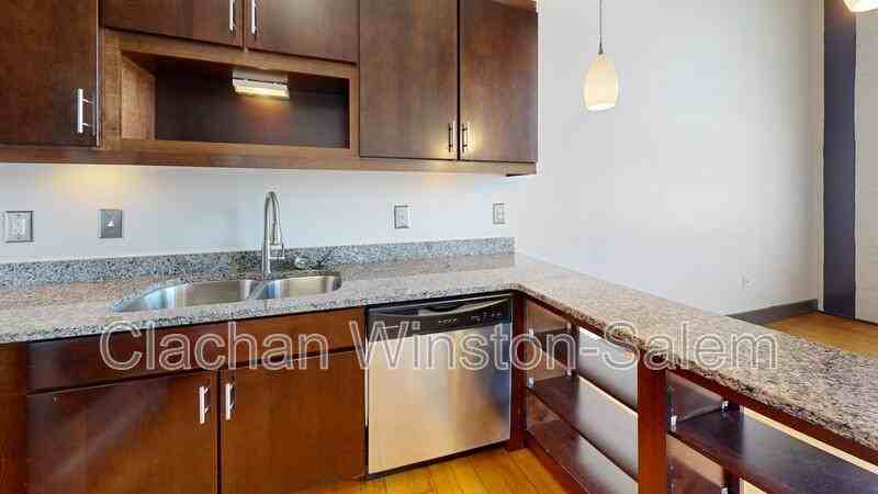 101 E 6th St #304 - Photo 5 of 11