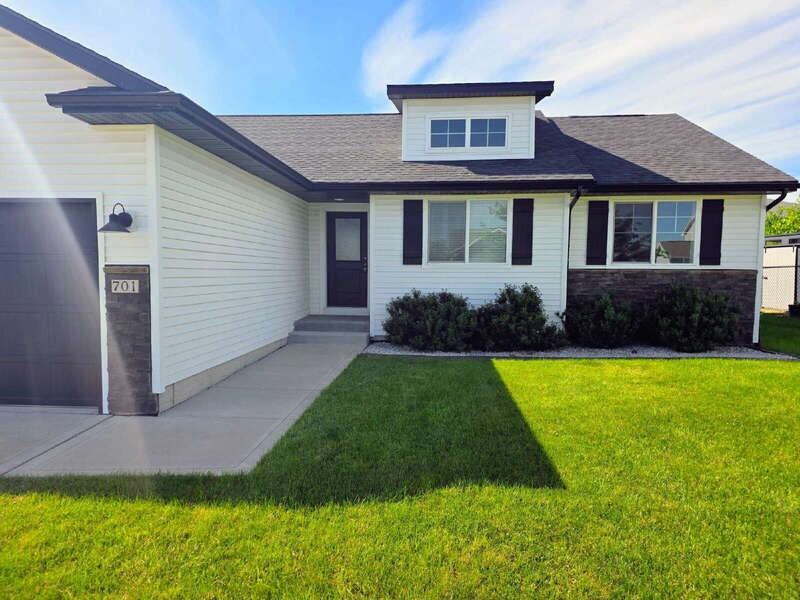 701 Bradford Dr - Photo 3 of 38