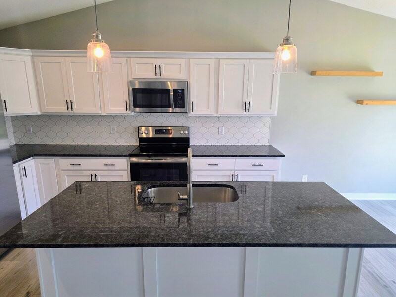 701 Bradford Dr - Photo 6 of 38