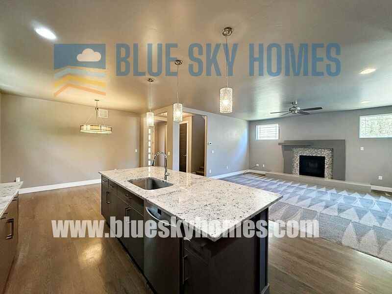 2552 S Trailwood Way - Photo 3 of 18