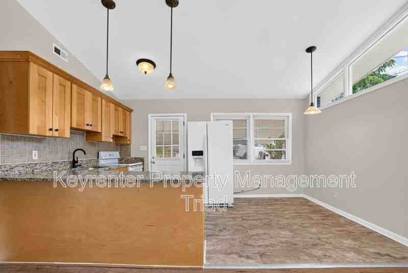 4202 Halifax Rd - Photo 3 of 28